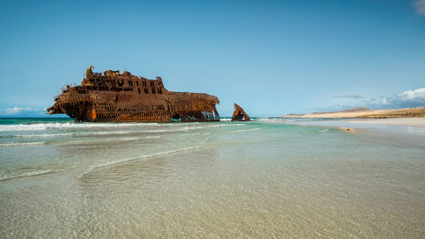 Épave du Cabo de Santa Maria échouée sur la plage